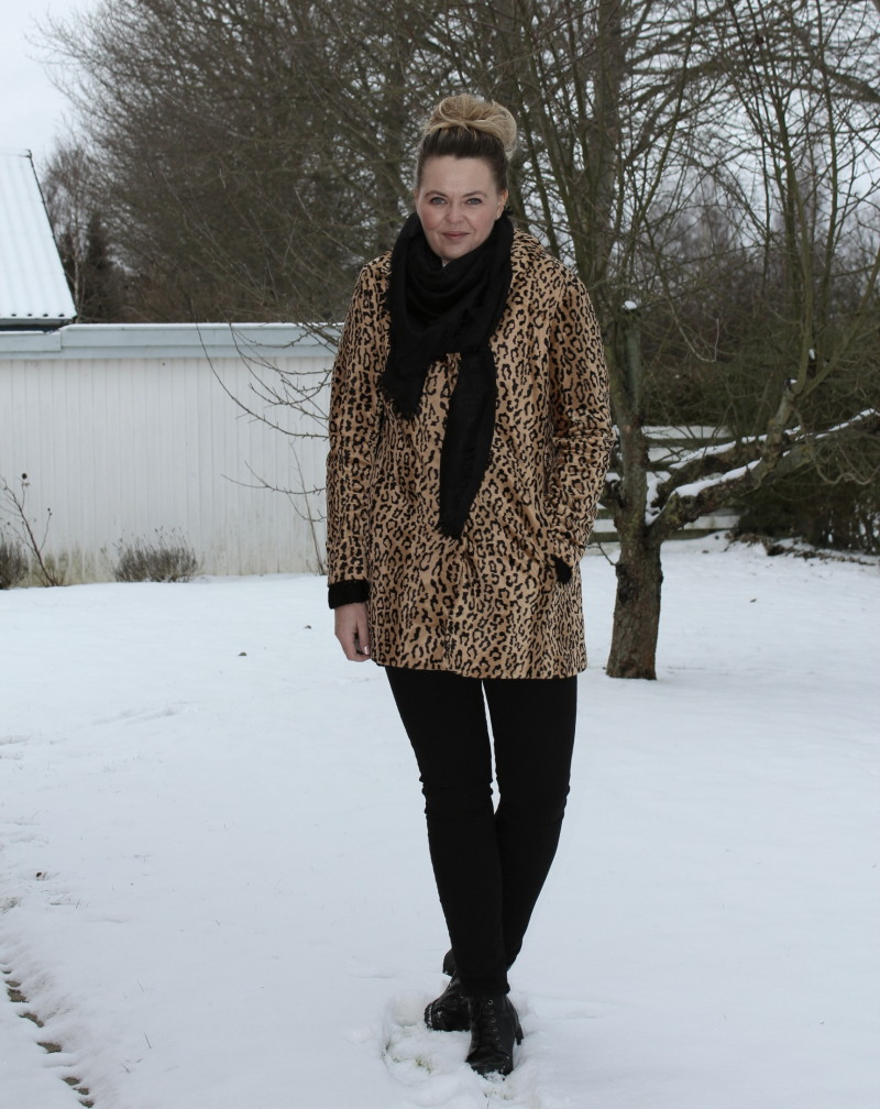 H&M leopard coat