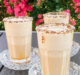 Frappé med kaffe og karamel